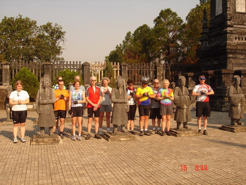 Hoi An Bike Trip to Hue 2 Days